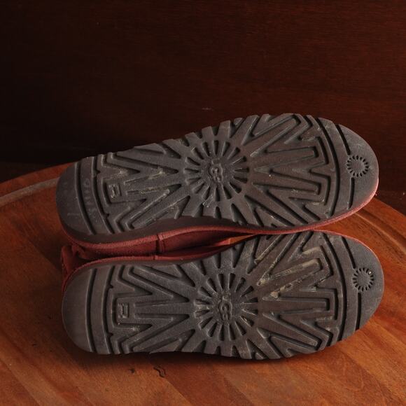 UGG Boots Womens SZ 6 Red Unlined Classic Mini Suede Pull On Casual Comfort Flat - Picture 9 of 14